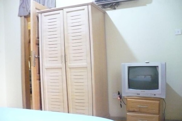 Room 4 of 43