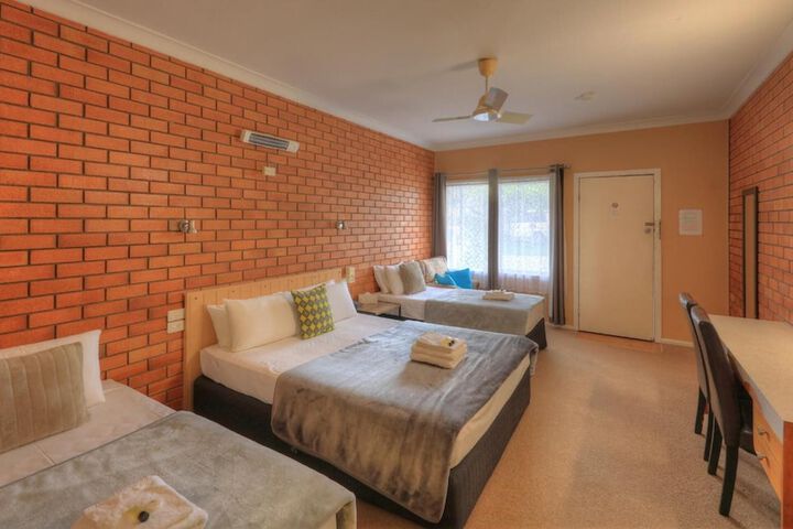 Room 10 of 43