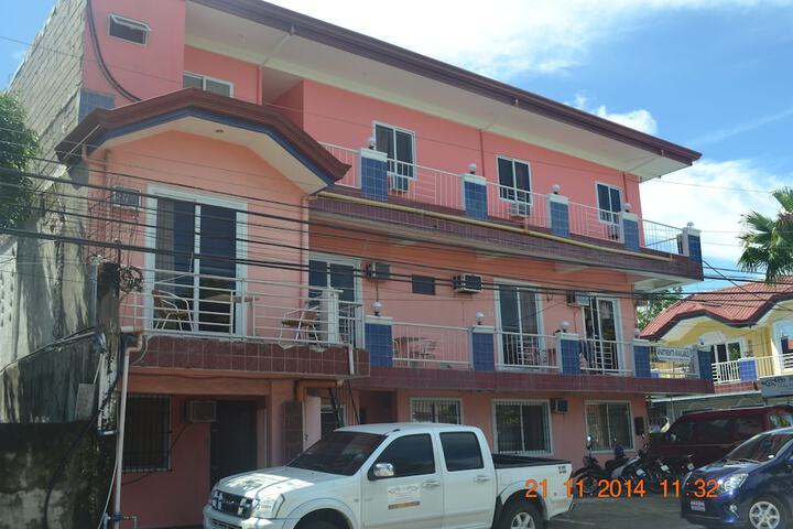 Hotel 136 of 141