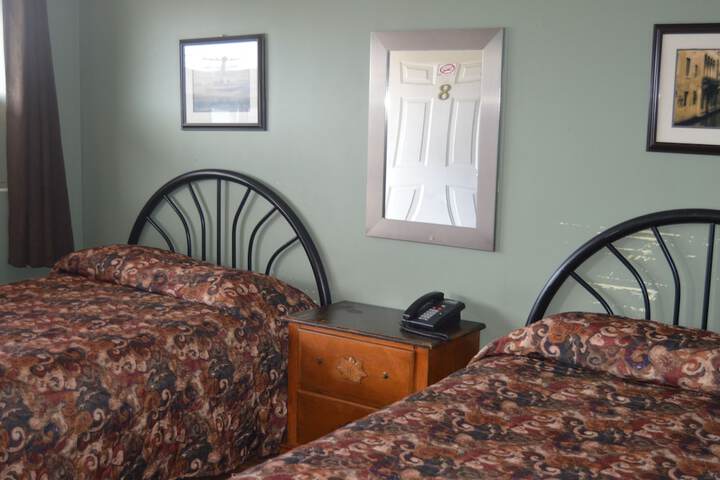 Room 4 of 25