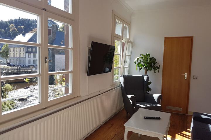 Room 35 of 61
