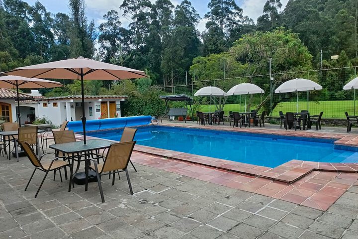 Pool 15 of 18