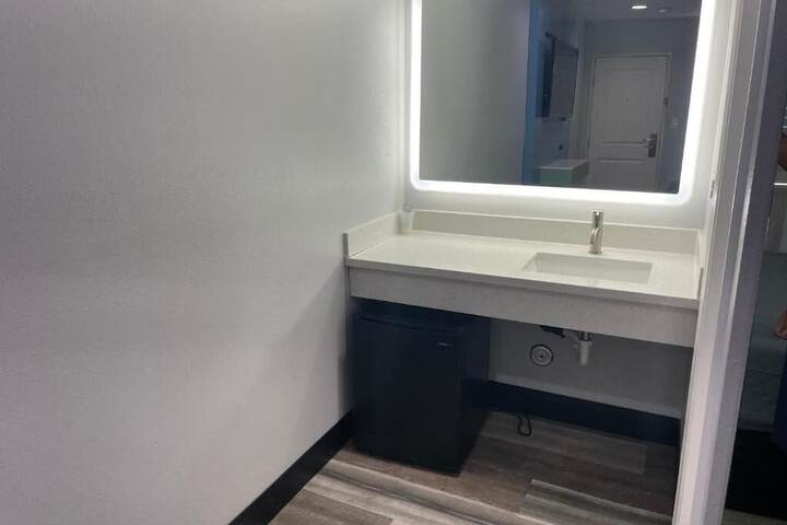 Room 17 of 20