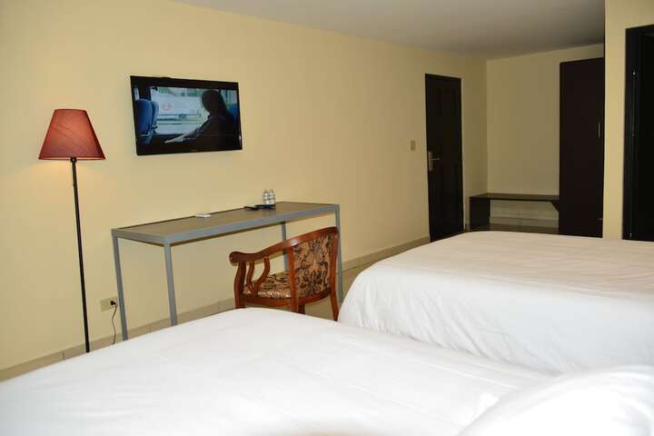 Room 8 of 48