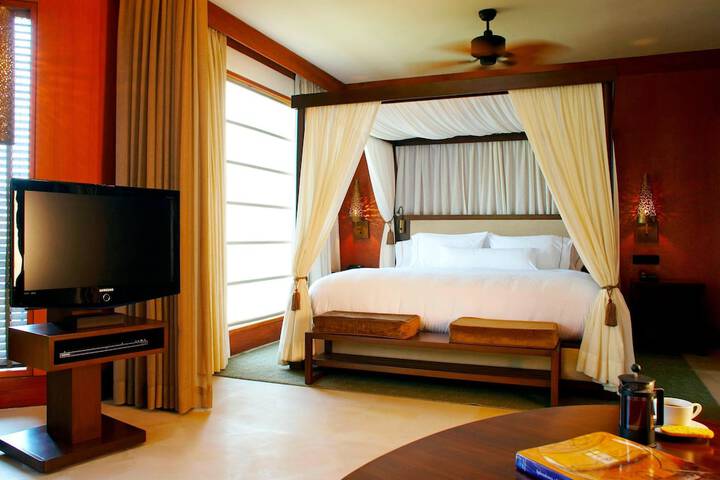 Room 18 of 128