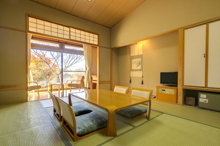 Room 6 of 49