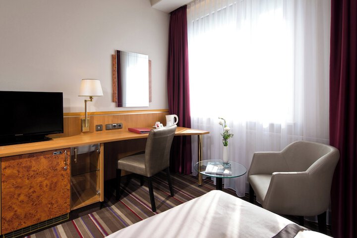 Room 16 of 61