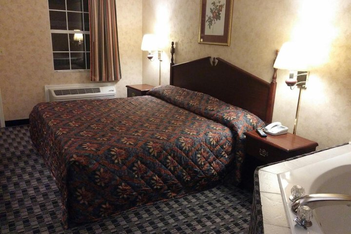 Room 11 of 37
