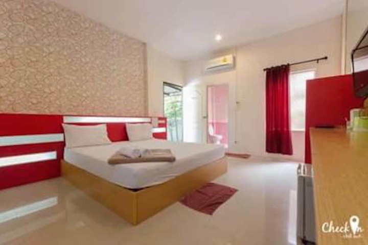 Room 8 of 32