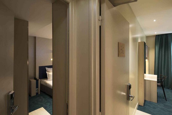Room 20 of 74