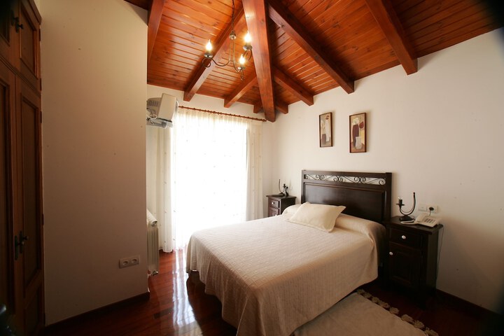 Room 7 of 24