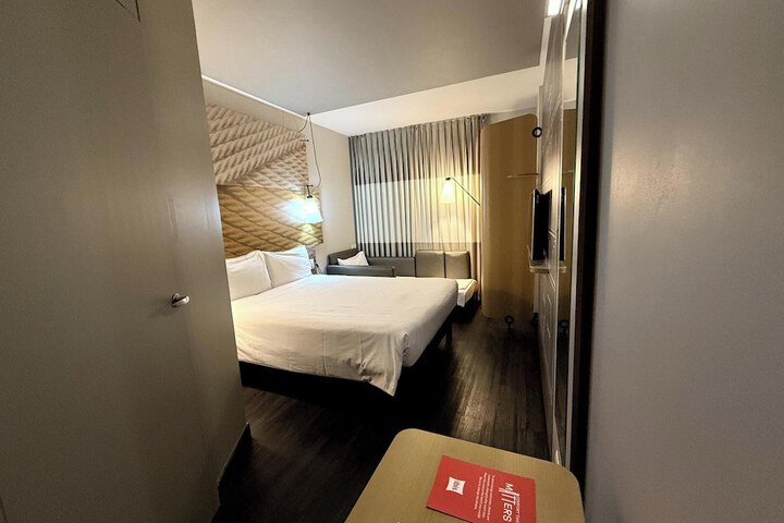 Room 7 of 82