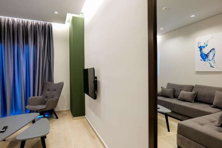 Room 32 of 61