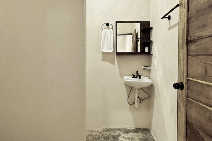 Room 32 of 50