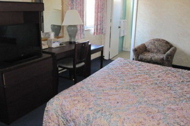 Room 15 of 36