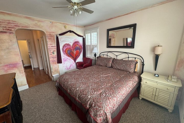 Room 14 of 18