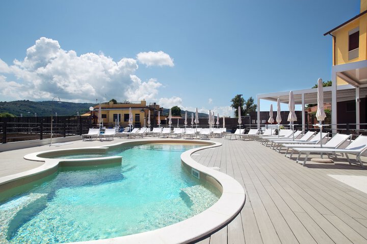 Hotel Pool