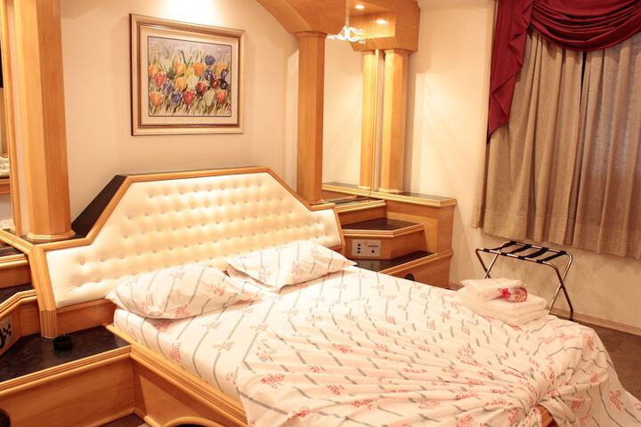 Room 2 of 46