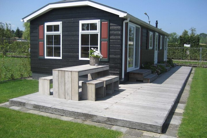 Cozy Holiday Home With Terrace in Giethoorn