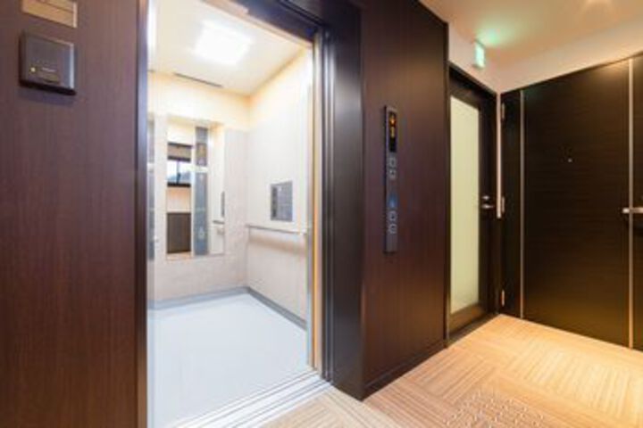 Ballroom/Hall 17 of 29
