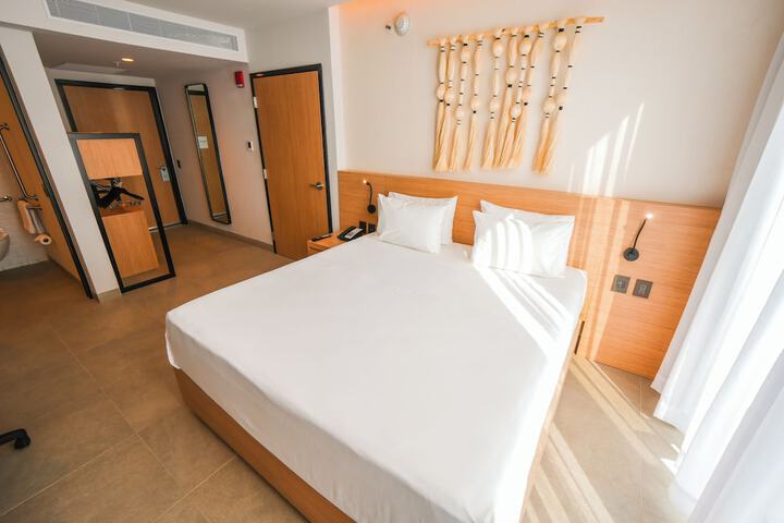 Room 38 of 335