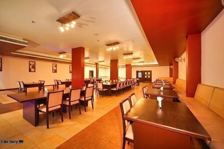 Dining 8 of 11