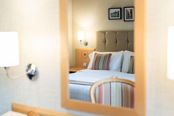 Room 14 of 104