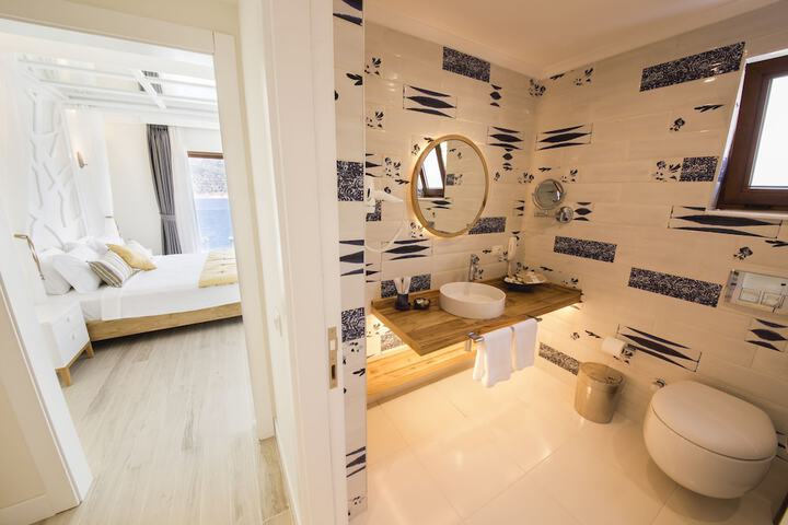 Room 32 of 75