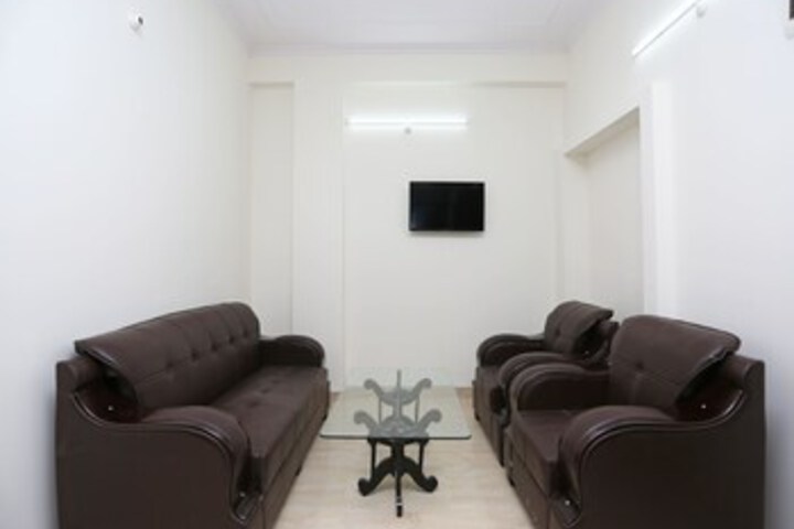 Room 5 of 16