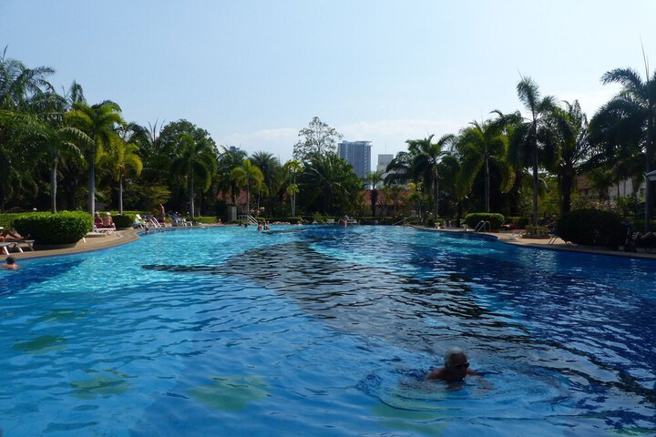 Hotel Pool