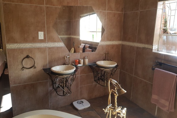 Room 5 of 31