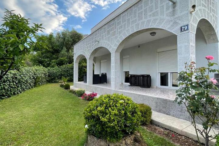 Montesun Holiday Novak Home
