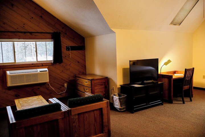 Room 40 of 69