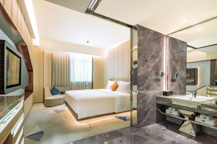 Room 42 of 124