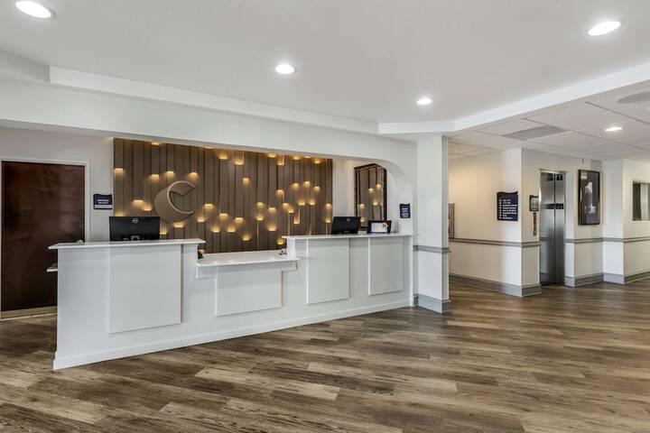 Hotel Lobby