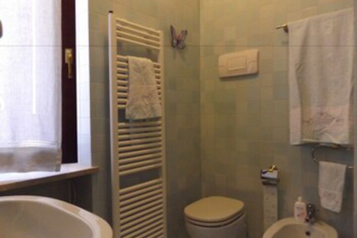Room 2 of 19