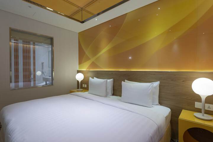 Room 12 of 171