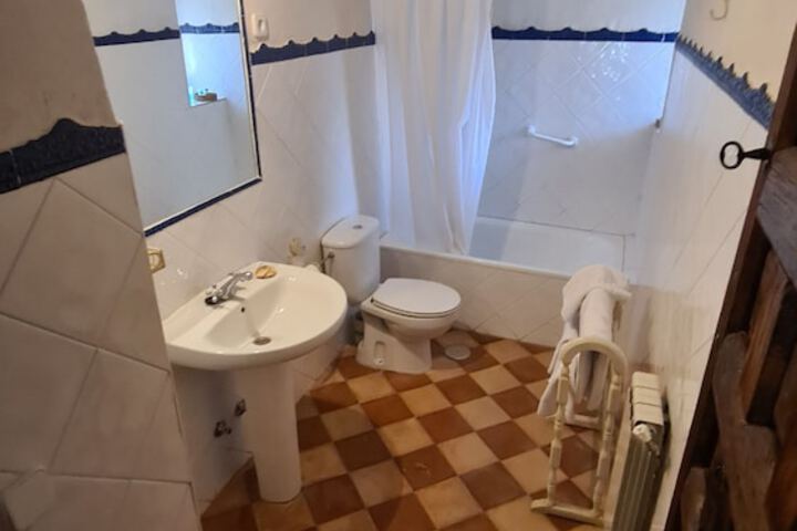 Room 41 of 80
