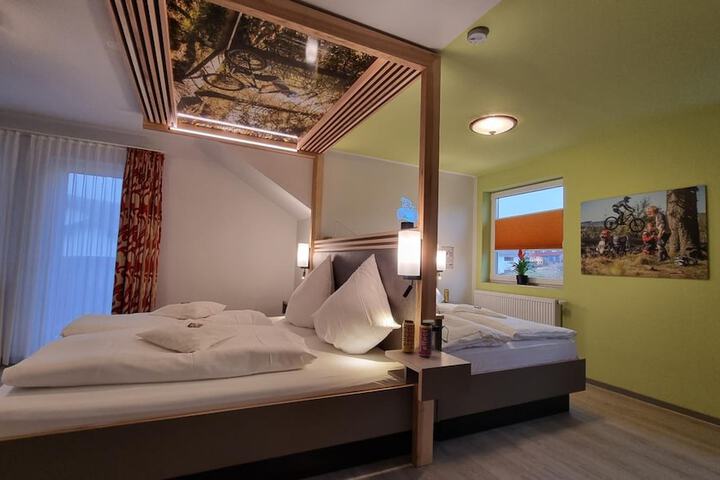 Room 12 of 31