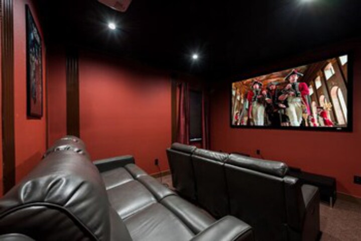 Room 12 of 32