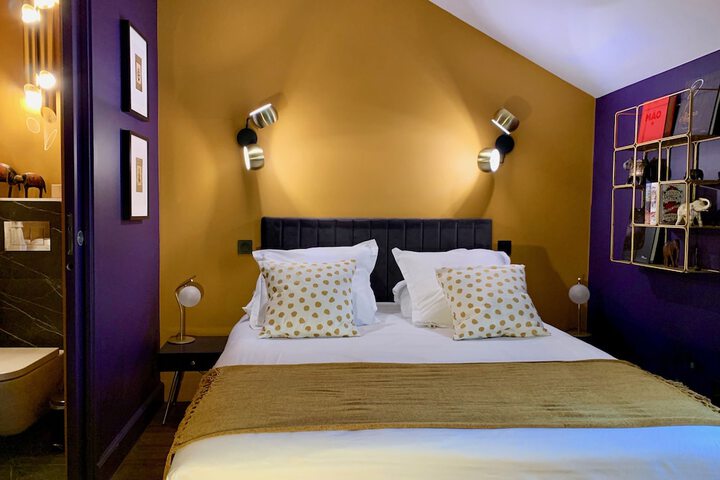 Room 4 of 19