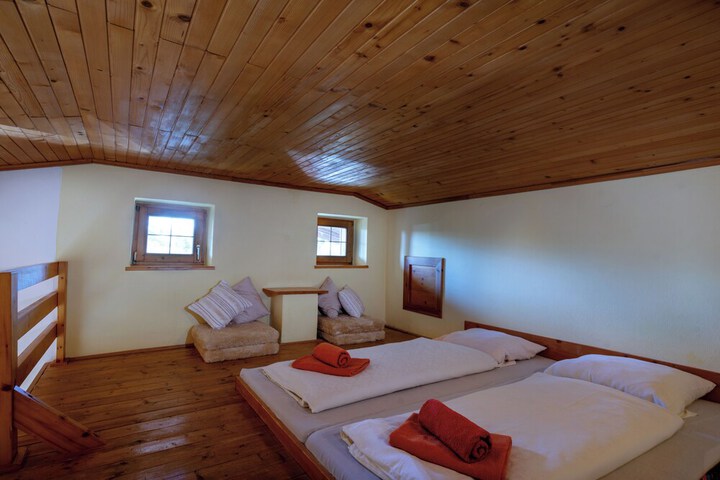 Room 11 of 52