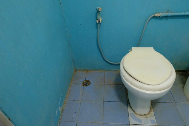 Room 7 of 12