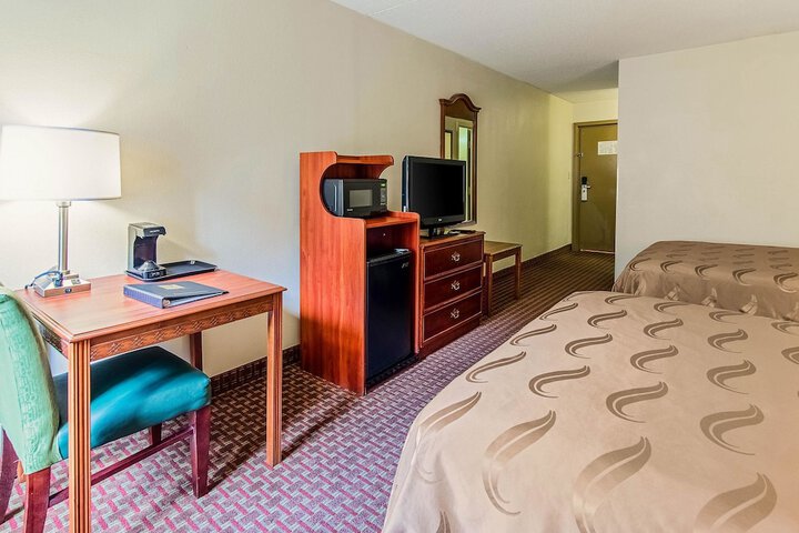 2 Queen Beds Accessible (10 of 10)