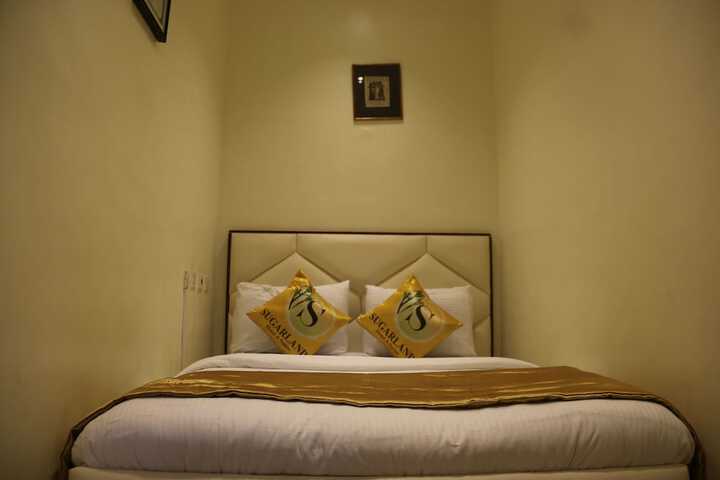 Room 9 of 22