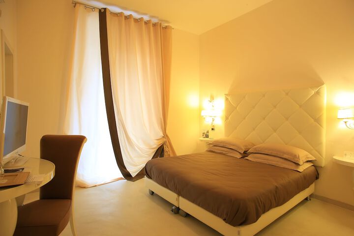 Room 31 of 208