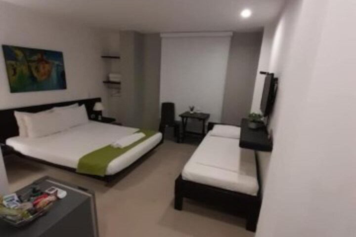 Room 13 of 35