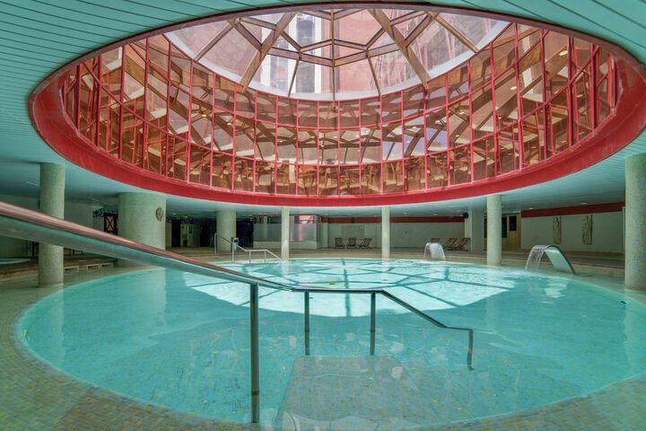 Pools & Facilities