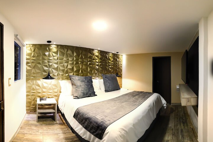 Room 2 of 57