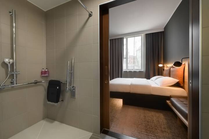 Room 15 of 87
